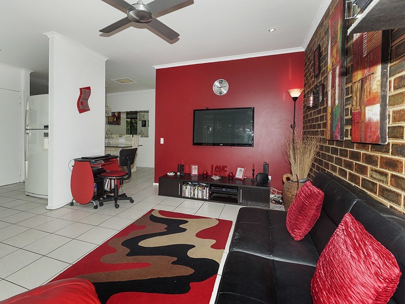 6  VISTA COURT, Newport QLD 4020