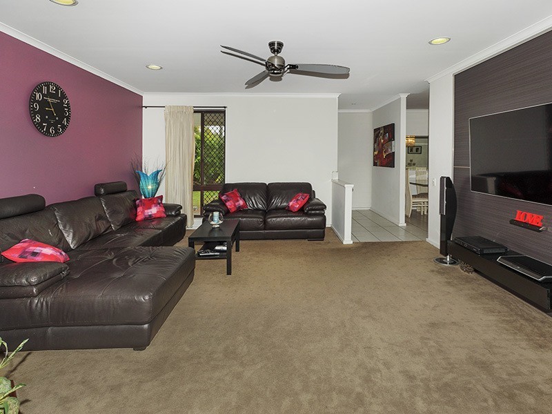6  VISTA COURT, Newport QLD 4020