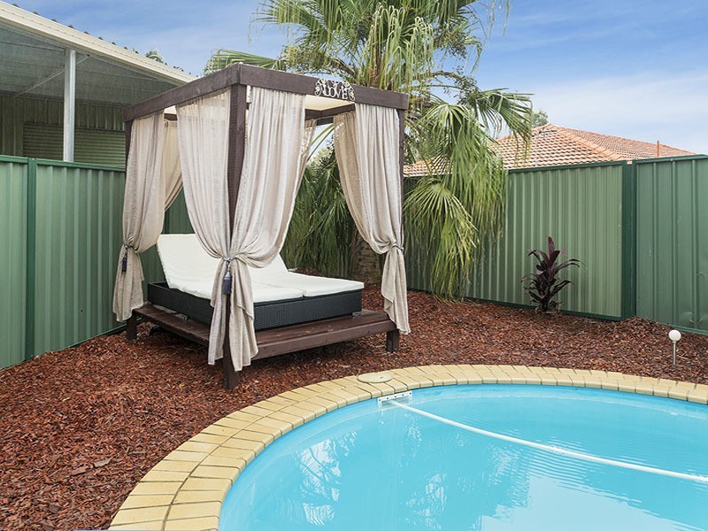 6  VISTA COURT, Newport QLD 4020
