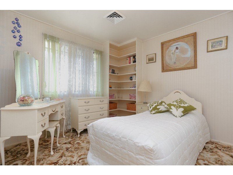 35 GARDENIA ST, Clontarf QLD 4019