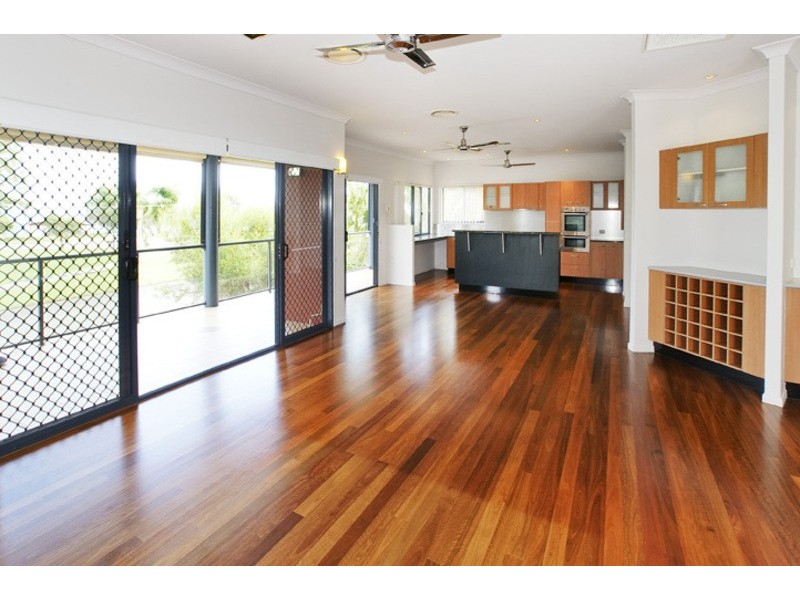 20 OYSTER POINT ESPLANADE, Scarborough QLD 4020