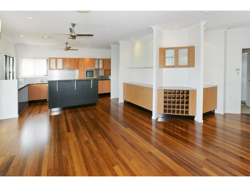 20 OYSTER POINT ESPLANADE, Scarborough QLD 4020