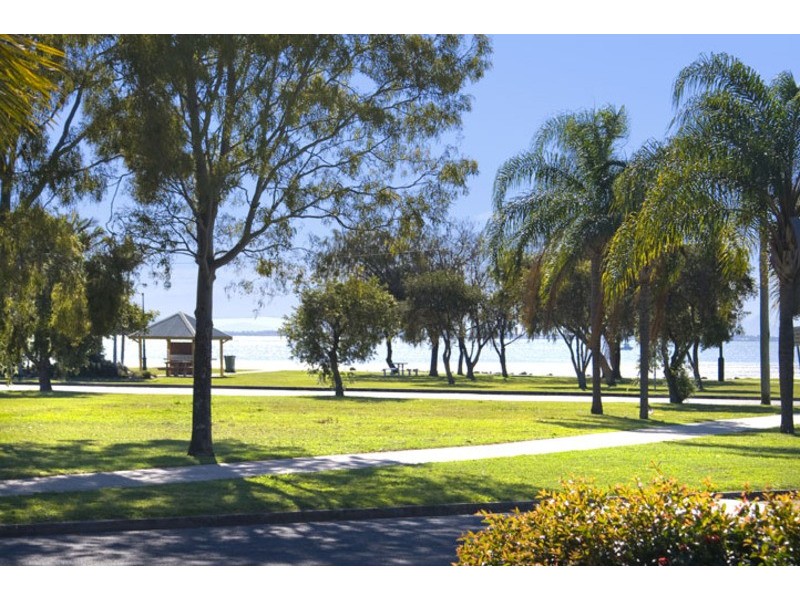 20 OYSTER POINT ESPLANADE, Scarborough QLD 4020