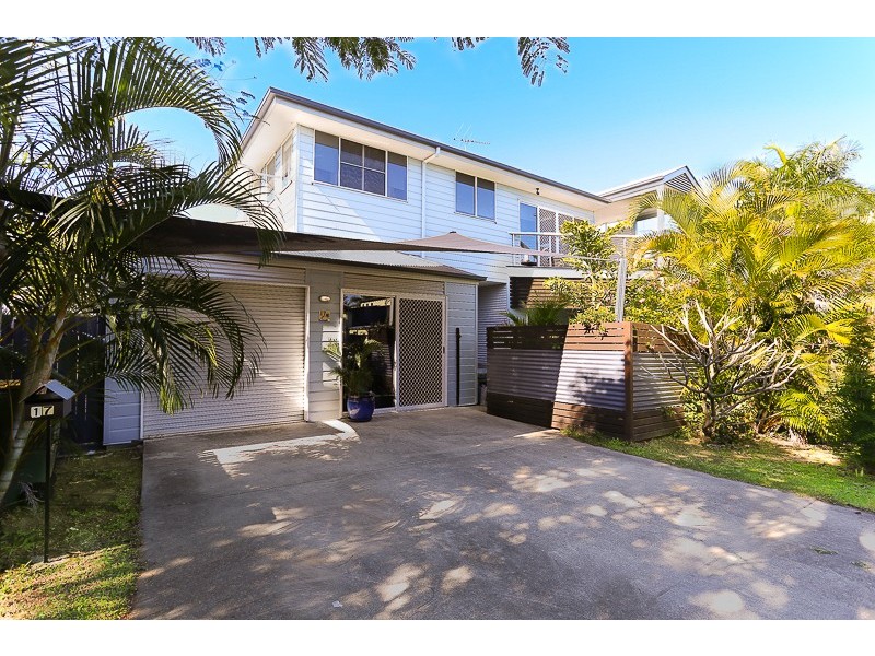 17 VERNON STREET, Clontarf QLD 4019