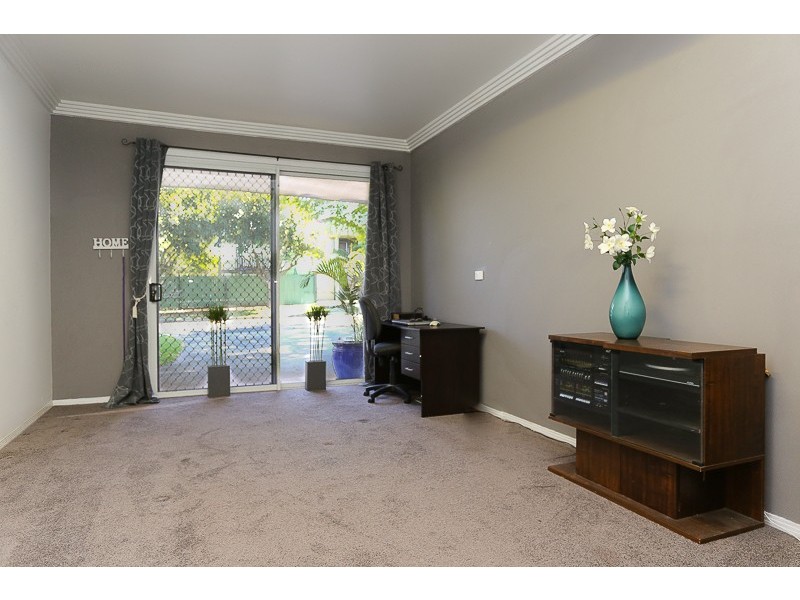 17 VERNON STREET, Clontarf QLD 4019