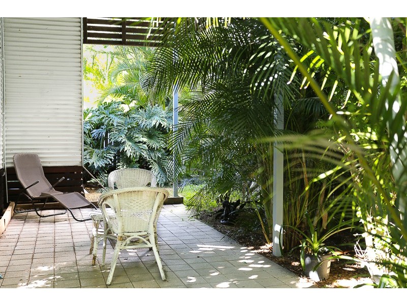 17 VERNON STREET, Clontarf QLD 4019