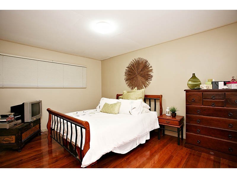 61 LUCAS STREET, Scarborough QLD 4020