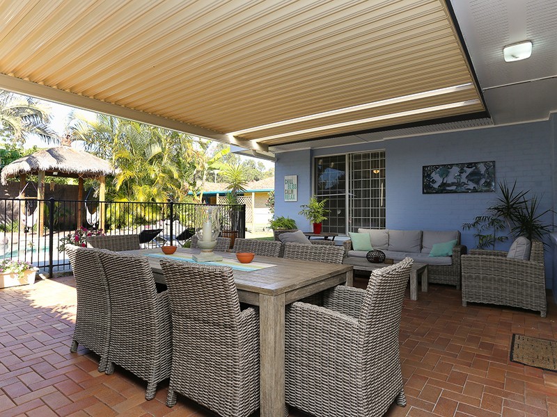 15 HIBISCUS AVE, Redcliffe QLD 4020
