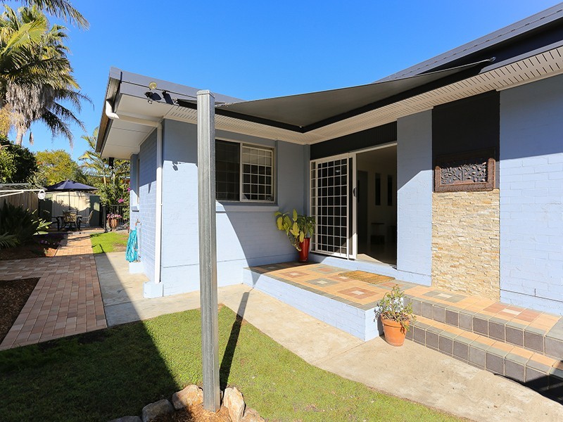 15 HIBISCUS AVE, Redcliffe QLD 4020