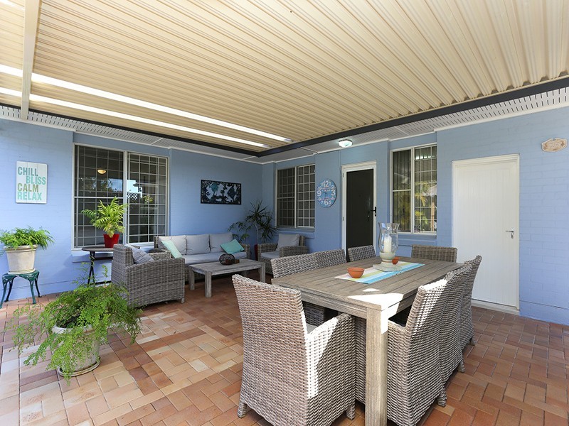 15 HIBISCUS AVE, Redcliffe QLD 4020