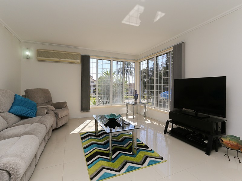 15 HIBISCUS AVE, Redcliffe QLD 4020