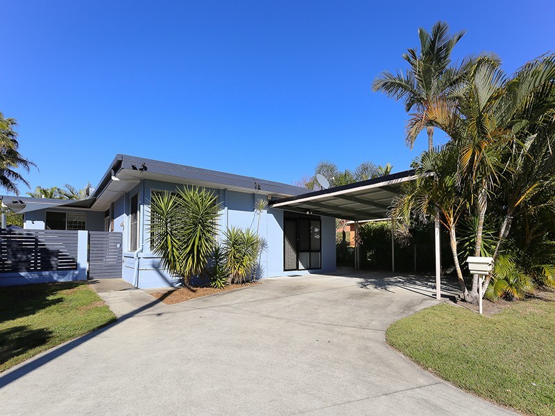 15 HIBISCUS AVE, Redcliffe QLD 4020