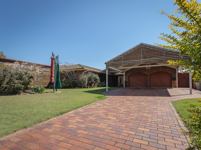 142  GRIFFITH RD, Newport QLD 4020