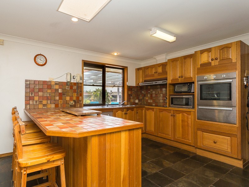 142  GRIFFITH RD, Newport QLD 4020