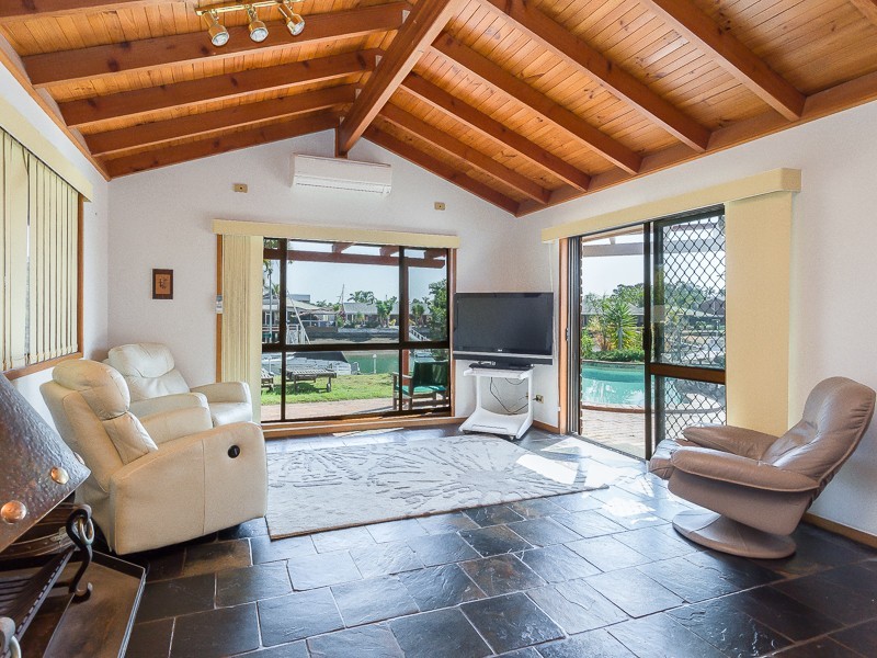 142  GRIFFITH RD, Newport QLD 4020