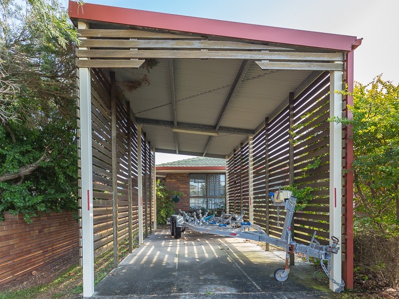 142  GRIFFITH RD, Newport QLD 4020