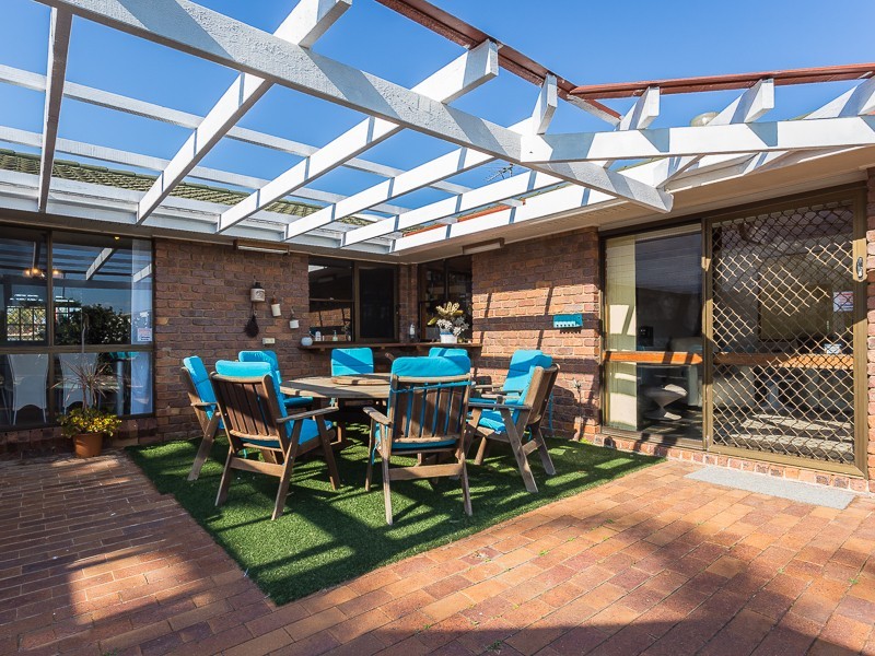 142  GRIFFITH RD, Newport QLD 4020