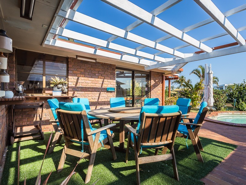 142  GRIFFITH RD, Newport QLD 4020