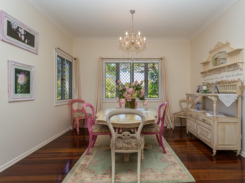 16 BUNTON ST, Scarborough QLD 4020