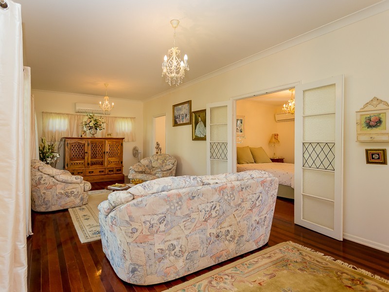 16 BUNTON ST, Scarborough QLD 4020