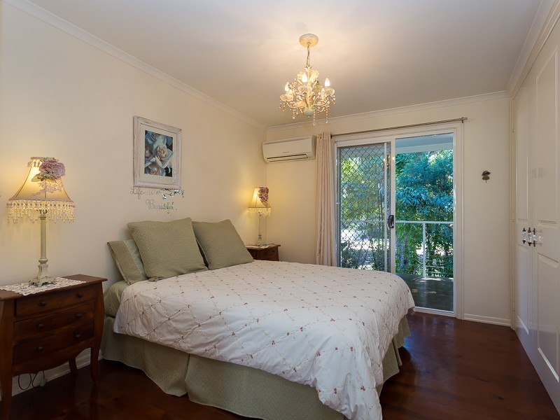 16 BUNTON ST, Scarborough QLD 4020