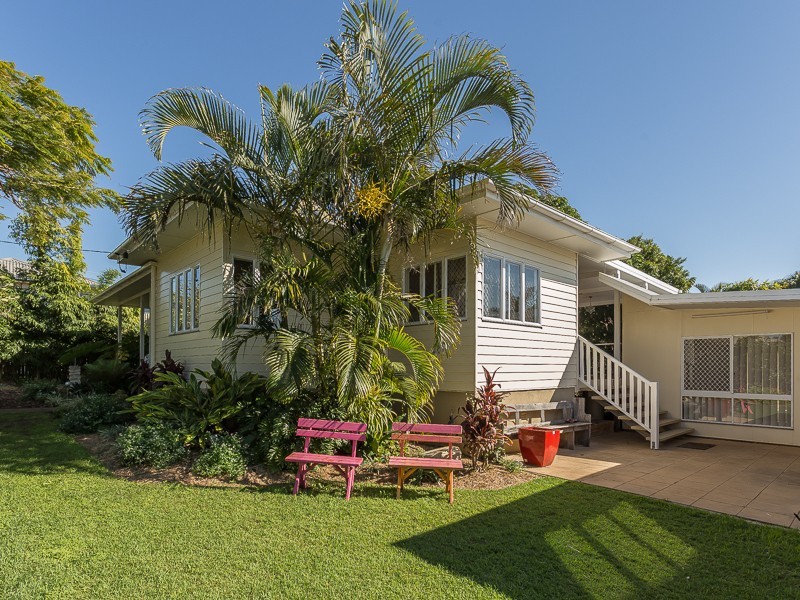 16 BUNTON ST, Scarborough QLD 4020