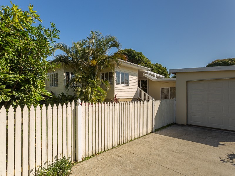 16 BUNTON ST, Scarborough QLD 4020