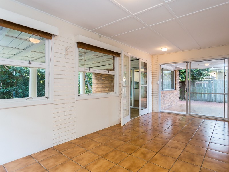121 MAINE RD, Clontarf QLD 4019