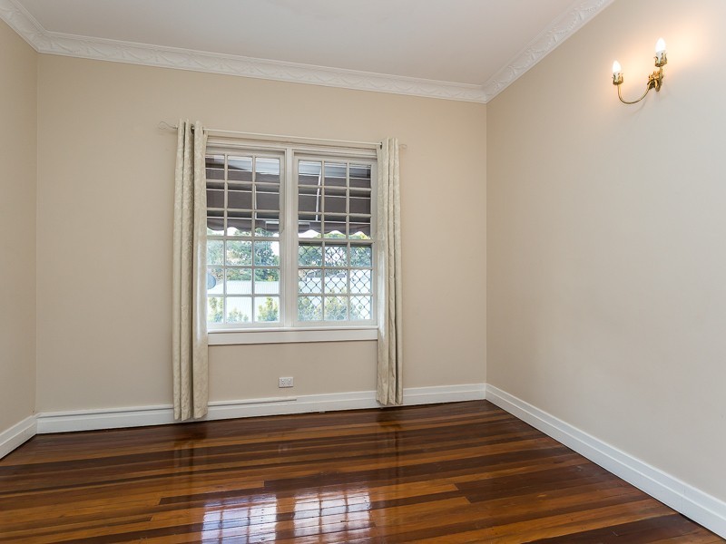 121 MAINE RD, Clontarf QLD 4019