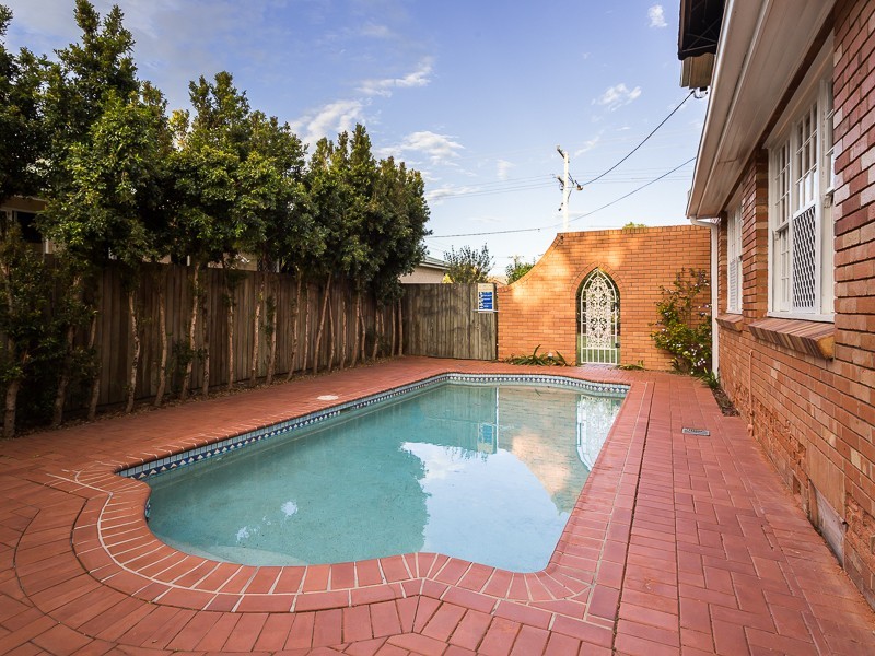 121 MAINE RD, Clontarf QLD 4019