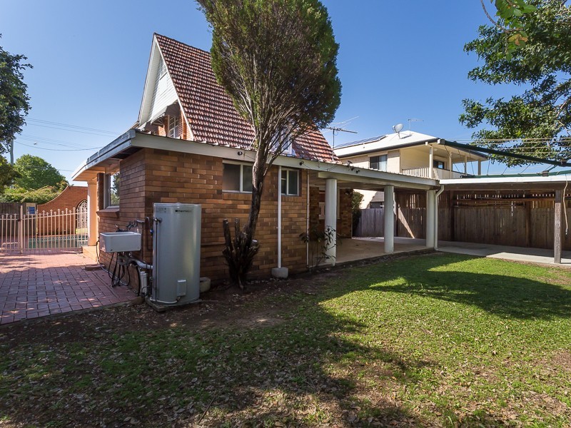 121 MAINE RD, Clontarf QLD 4019