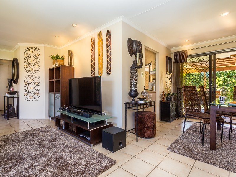 10 ARAFURA CT, Kippa-ring QLD 4021