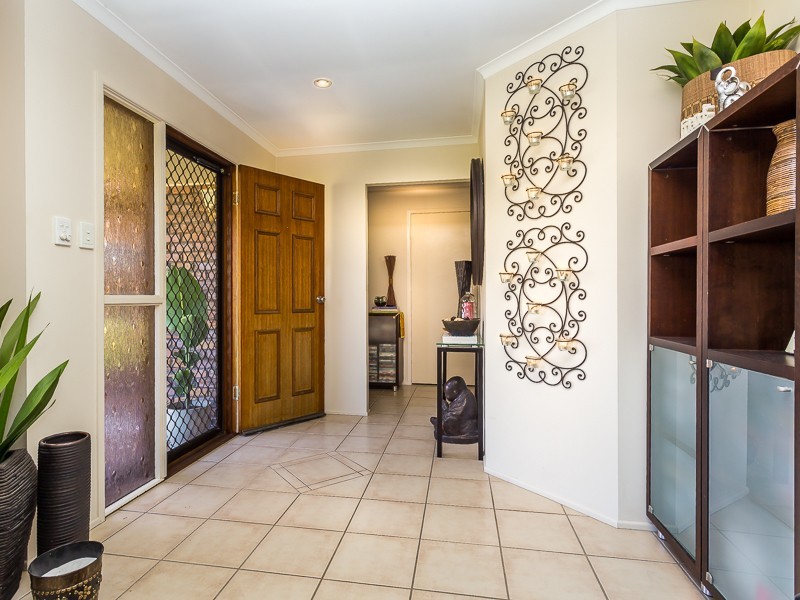 10 ARAFURA CT, Kippa-ring QLD 4021