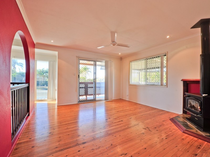 215 MAINE ROAD, Clontarf QLD 4019