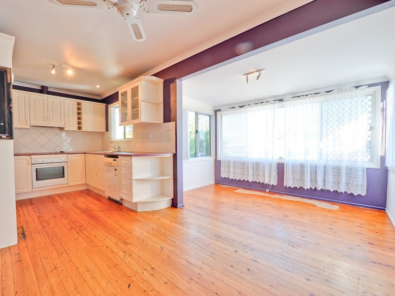 215 MAINE ROAD, Clontarf QLD 4019