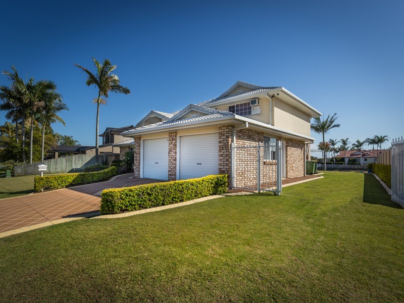 12 CONSTELLATION CT, Newport QLD 4020