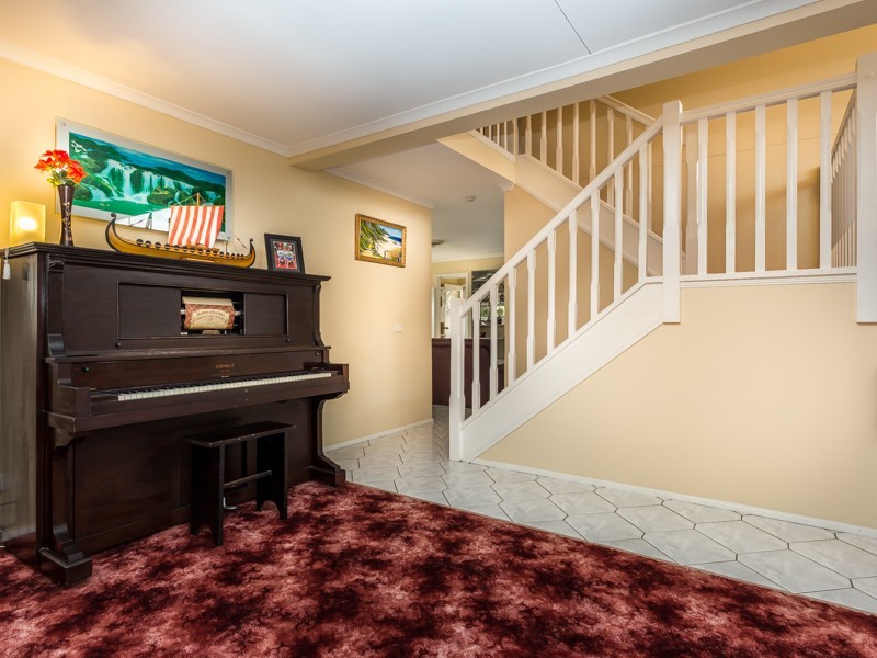 12 CONSTELLATION CT, Newport QLD 4020