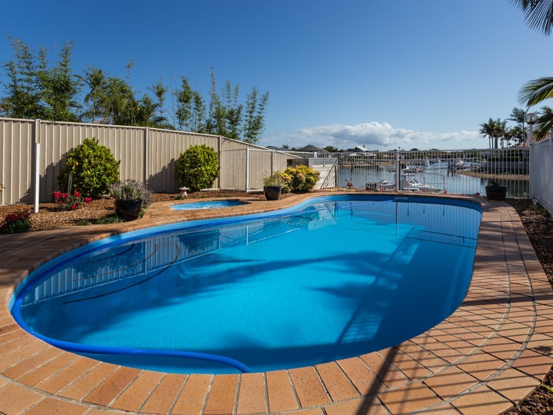 12 CONSTELLATION CT, Newport QLD 4020