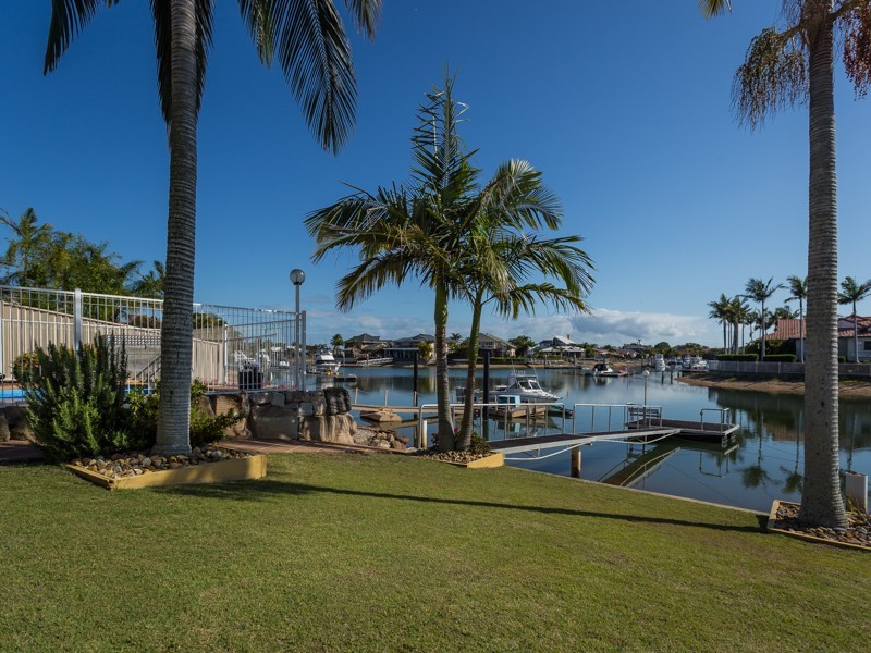 12 CONSTELLATION CT, Newport QLD 4020
