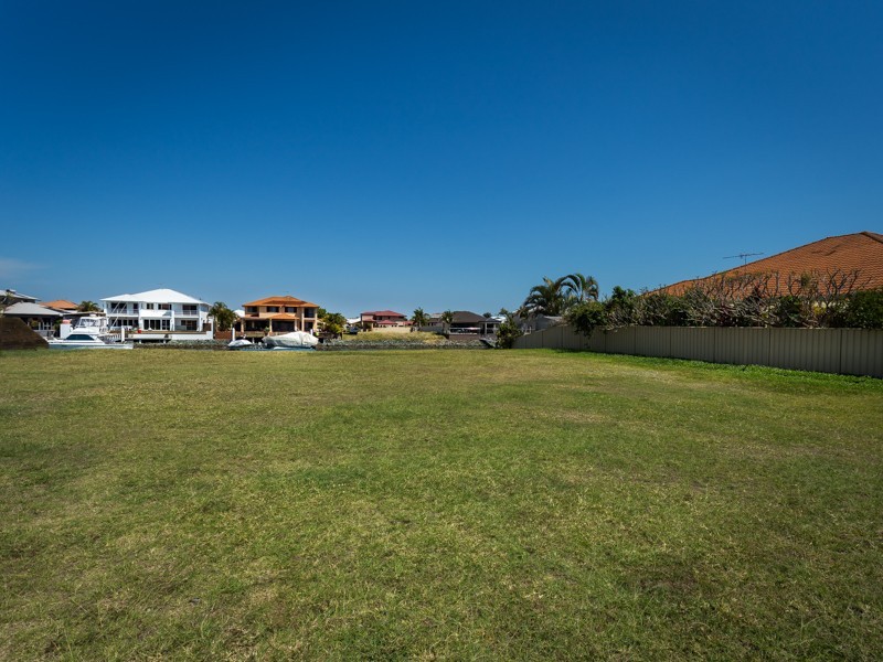 25 MARINER COURT, Newport QLD 4020