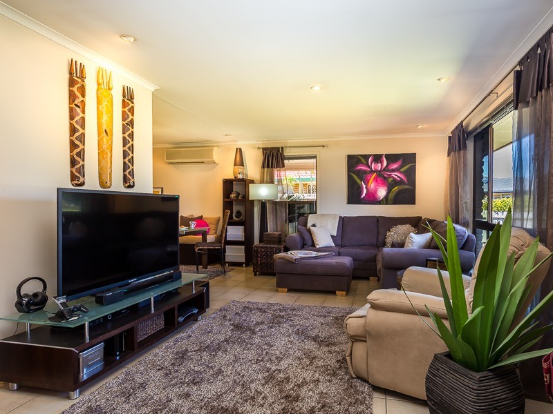 10 ARAFURA CT, Kippa-ring QLD 4021