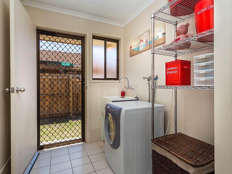 10 ARAFURA CT, Kippa-ring QLD 4021