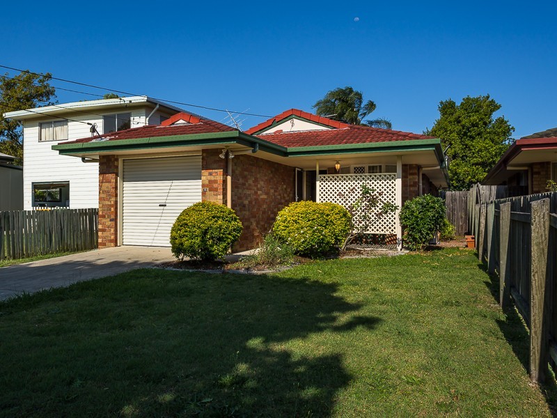 18A MCLENNAN ST, Woody Point QLD 4019