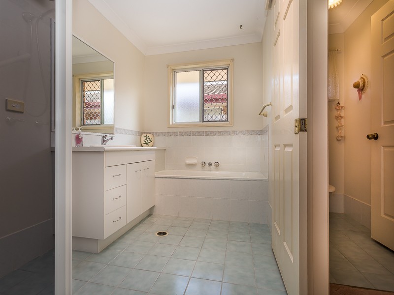18A MCLENNAN ST, Woody Point QLD 4019