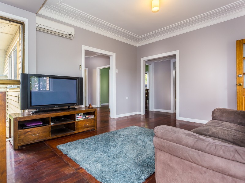 29 NORTH RD, Brighton QLD 4017