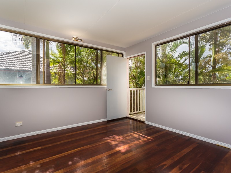 29 NORTH RD, Brighton QLD 4017