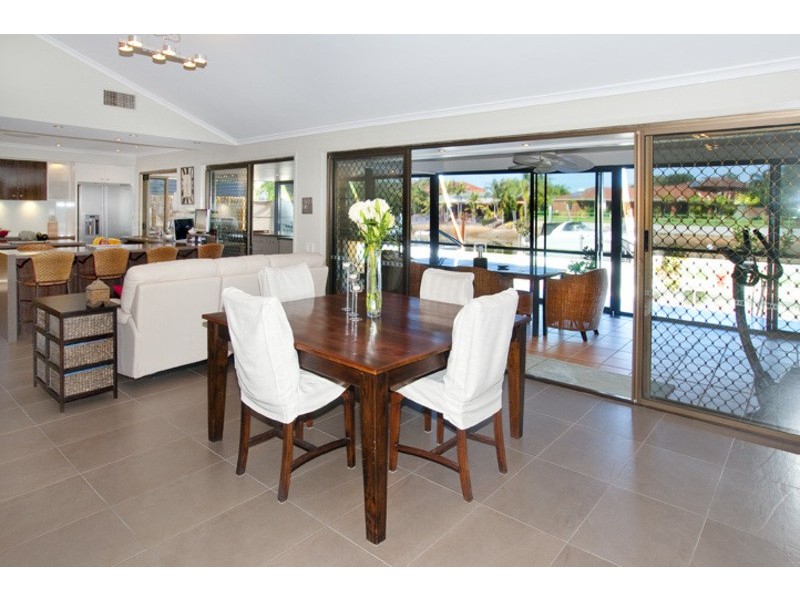 28 COURAGEOUS COURT, Newport QLD 4020