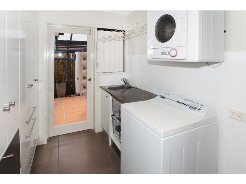 28 COURAGEOUS COURT, Newport QLD 4020