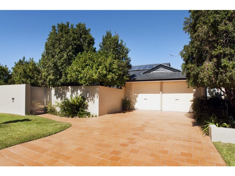 28 COURAGEOUS COURT, Newport QLD 4020