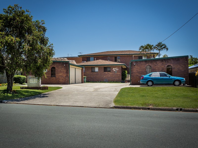 2/10 McNAUGHTON ST, Redcliffe QLD 4020